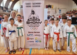 Fight Club Shony z medaljami na 1. državnem pokalnem tekmovanju v karateju
