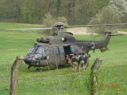 Po izvedeni akciji sledi vkrcanje v helikopter.