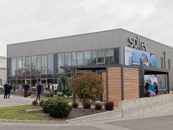Na dnevu odprtih vrat je Soltec predstavil tudi svoje novejše produkte, s  katerimi poskrbijo za udobje zunanjega bivalnega okolja. (Foto: D. S.)