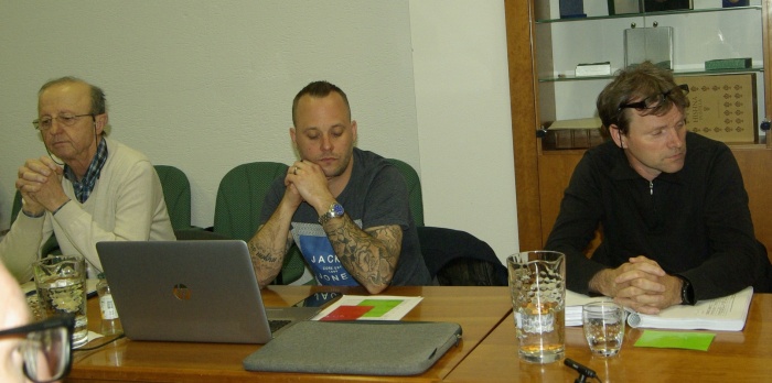 V razpravi so sodelovali svetniki (od leve proti desni): Bogdan Krašna  in Aleš Ucman (Lista za gospodarski razvoj) ter Silvo Vene (Bučka –  neodvisna lista). (Foto: L. M.)